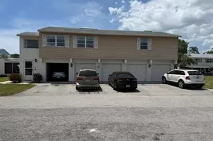 3223 38th Way S, Saint Petersburg, FL 33711 - Photo 1