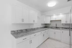 721 Bayshore Dr, Tarpon Springs, FL 34689 - Photo 16