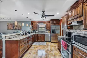 4953 Pennsbury Dr, Tampa, FL 33624 - Photo 14