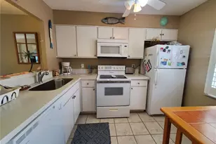 1400 Arrowhead Cir W, Clearwater, FL 33759 - Photo 2
