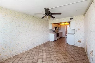 4715 Bay St NE, Saint Petersburg, FL 33703 - Photo 10