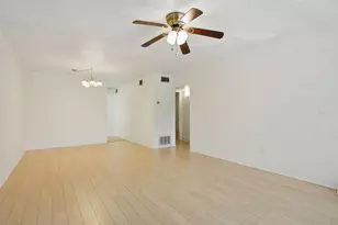 5593 40th Ave N, Kenneth City, FL 33709 - Photo 10