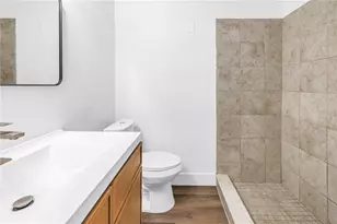 110 NE Monroe Cir N, Saint Petersburg, FL 33702 - Photo 20