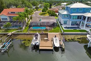 300 Driftwood Dr W, Palm Harbor, FL 34683 - Photo 8