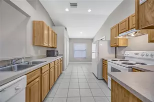 30435 Annadale Dr, Wesley Chapel, FL 33545 - Photo 6