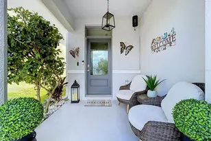 32628 Abby Lax Ln, Wesley Chapel, FL 33543 - Photo 4