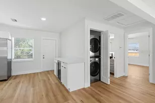 1912 E Hanna Ave, Tampa, FL 33610 - Photo 18