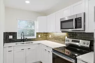 1912 E Hanna Ave, Tampa, FL 33610 - Photo 12