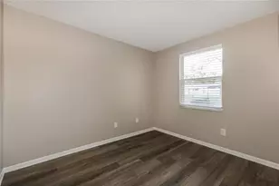 3613 Wisperbreath Ln, Tampa, FL 33619 - Photo 12