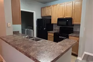 2406 Courtney Meadows Ct, Tampa, FL 33619 - Photo 10