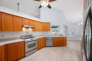 5321 Gardens Dr, Sarasota, FL 34243 - Photo 12
