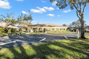 682 Green Valley Rd, Palm Harbor, FL 34683 - Photo 14