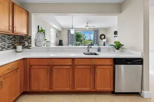 3202 Mangrove Point Dr, Ruskin, FL 33570 - Photo 28