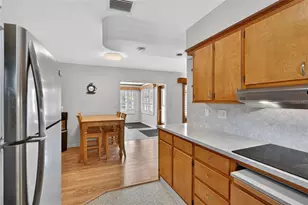 1610 Valencia Dr W, Largo, FL 33778 - Photo 12