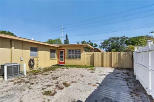 1610 Valencia Dr W, Largo, FL 33778 - Photo 34
