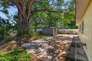 4413 W Rogers Ave, Tampa, FL 33611 - Photo 24