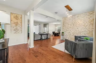 3220 Majestic View Dr, Lutz, FL 33558 - Photo 6