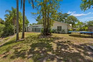 2540 Lake Ellen Cir, Tampa, FL 33618 - Photo 8