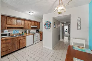 6400 46th Ave N, Kenneth City, FL 33709 - Photo 10