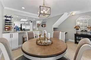 394 Madeira Cir, Saint Petersburg, FL 33715 - Photo 16