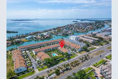 394 Madeira Circle, Saint Petersburg, FL 33715 - Photo 4