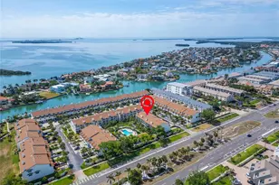 394 Madeira Cir, Saint Petersburg, FL 33715 - Photo 4