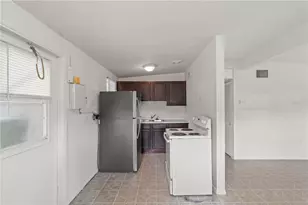 1421 14th St E, Bradenton, FL 34208 - Photo 10