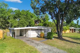 1421 14th St E, Bradenton, FL 34208 - Photo 2