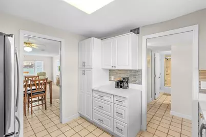 4775 Cove Cir Circle N #104, Saint Petersburg, FL 33708 - Photo 10