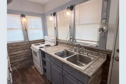 1933 47th Street S, Saint Petersburg, FL 33711 - Photo 12