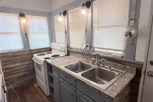 1933 47th St S, Saint Petersburg, FL 33711 - Photo 12