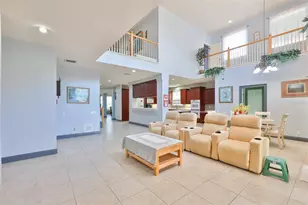 2679 Lakebreeze Ln S, Clearwater, FL 33759 - Photo 18