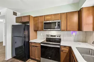 704 Ojai Ave, Sun City Center, FL 33573 - Photo 12