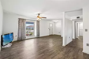 704 Ojai Ave, Sun City Center, FL 33573 - Photo 6