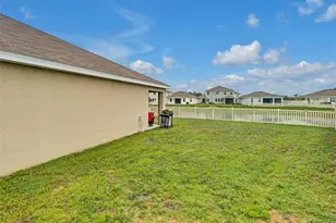 1202 Tahitian Sunrise Dr, Plant City, FL 33565 - Photo 8