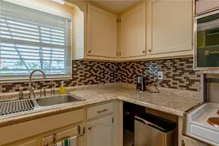 5020 Brittany Dr S, Saint Petersburg, FL 33715 - Photo 16