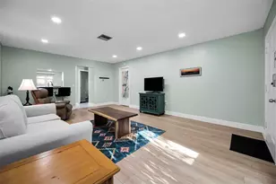 859 Oxford Ct, Dunedin, FL 34698 - Photo 4