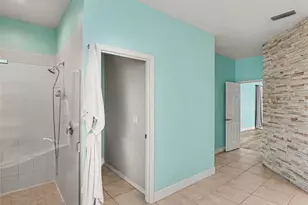 1656 Pinyon Pine Dr, Sarasota, FL 34240 - Photo 16