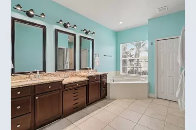1656 Pinyon Pine Dr, Sarasota, FL 34240 - Photo 4