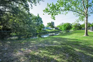 3011 Shadow Oaks Dr, Holiday, FL 34690 - Photo 2