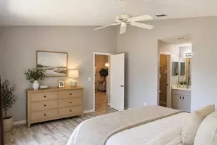 822 McCallister Ave, Sun City Center, FL 33573 - Photo 14