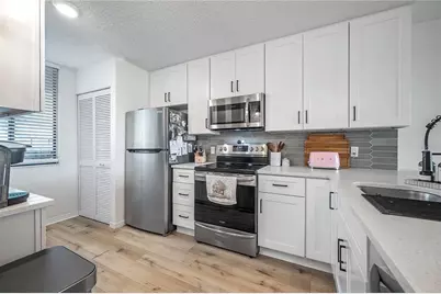 2424 W Tampa Bay Boulevard #M104, Tampa, FL 33607 - Photo 4