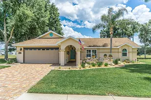 6132 Silver Oaks Dr, Zephyrhills, FL 33542 - Photo 1
