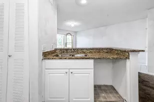 115 112th Ave NE, Saint Petersburg, FL 33716 - Photo 14