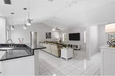 610 Woodview Way, Bradenton, FL 34212 - Photo 10