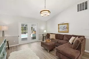 610 Woodview Way, Bradenton, FL 34212 - Photo 8