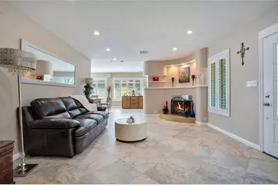 145 27th Avenue N, Saint Petersburg, FL 33704 - Photo 4