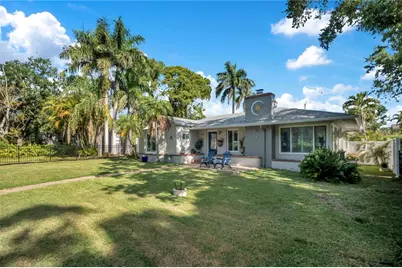 145 27th Avenue N, Saint Petersburg, FL 33704 - Photo 2