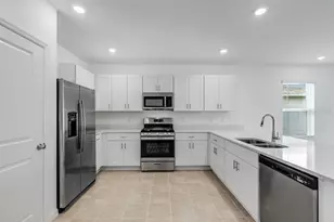 13803 Shellmore Ave, Palmetto, FL 34221 - Photo 8