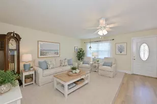 2202 Clubhouse Dr, Sun City Center, FL 33573 - Photo 14
